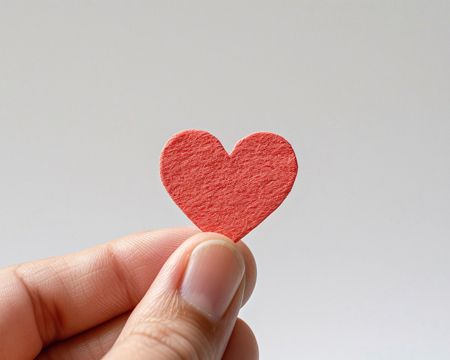 Kleine Gesten, große Wirkung: Wie Zärtlichkeit die Liebe nährt